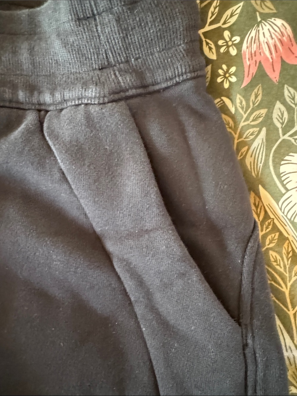 lululemon Scuba Mid-rise Wide-Leg Pants size 4 - Picture 2 of 12